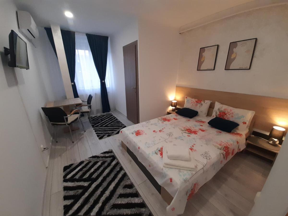 Studio Elvetia Apartment Deva Luaran gambar